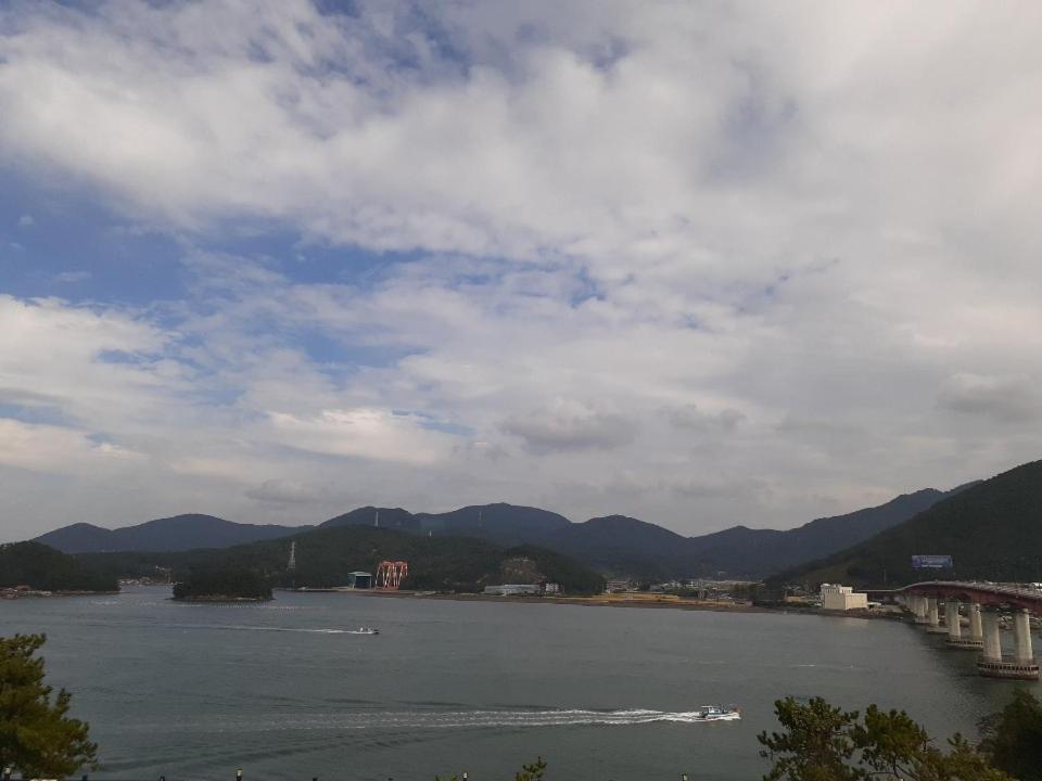 Tongyeong Bridge Hotel Exterior photo